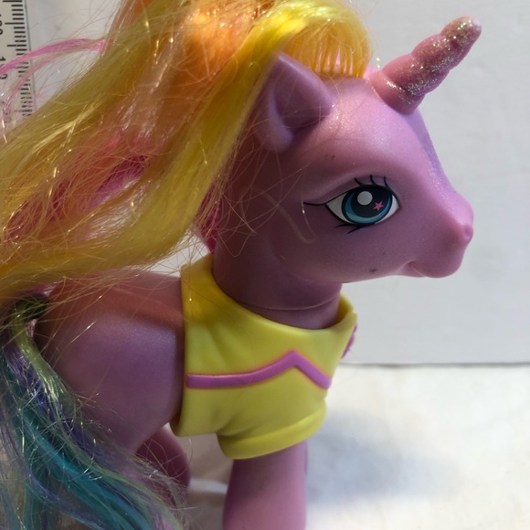 My Little Pony 2006 Hearts Unicorn Rainbow Pink Sparkle - Picture 3 of 8